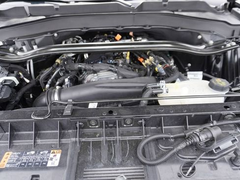 Certified 2025 Ford Explorer ST-Line AWD/4WD image 28