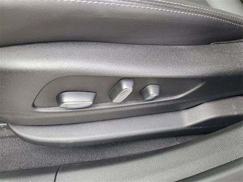 Used 2025 Cadillac XT5 Premium Luxury image 7