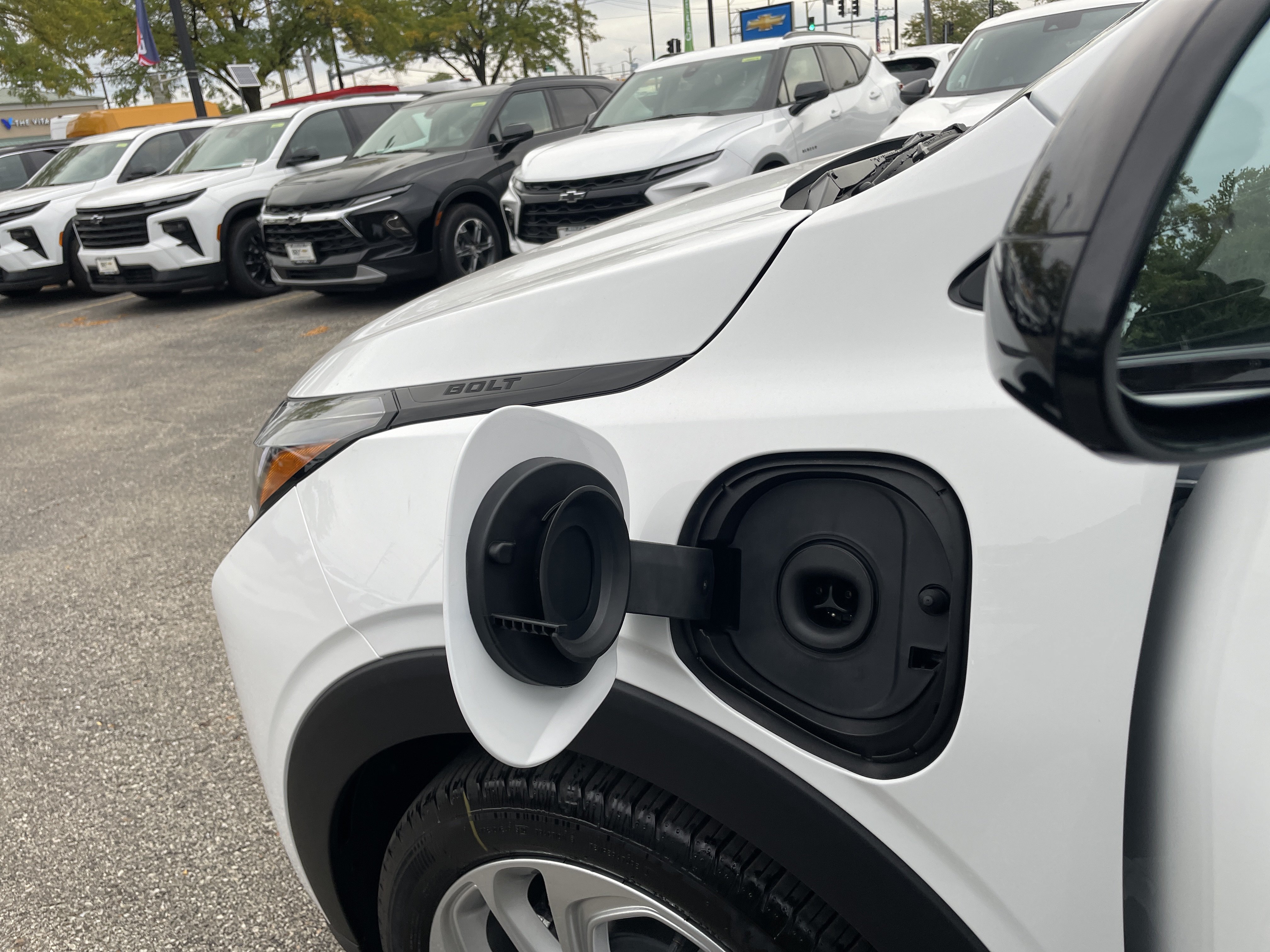 New 2027 Chevrolet Bolt LT w/ Comfort Package FWD image 11