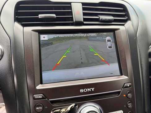 Used 2017 Ford Fusion Titanium FWD image 29