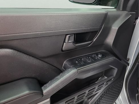 Certified 2024 Toyota Tacoma SR5 AWD/4WD image 10