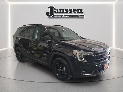 Used 2024 GMC Terrain AT4 AWD/4WD image 6