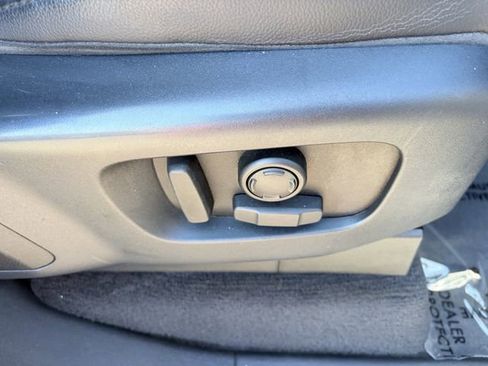 Used 2020 Land Rover Discovery HSE image 20