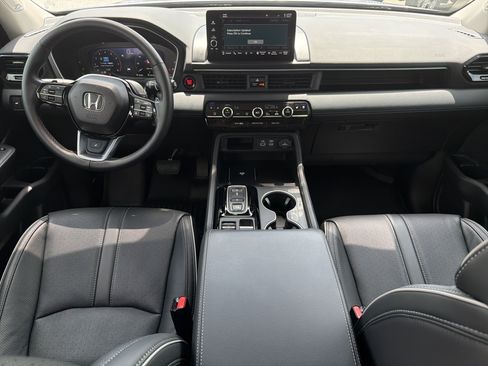 Used 2023 Honda Pilot Elite image 4