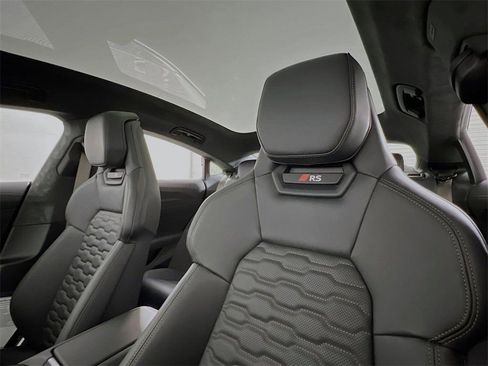 New 2026 Audi RS e-tron GT Base image 13