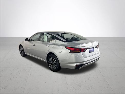 Used 2024 Nissan Altima 2.5 SV AWD/4WD image 8