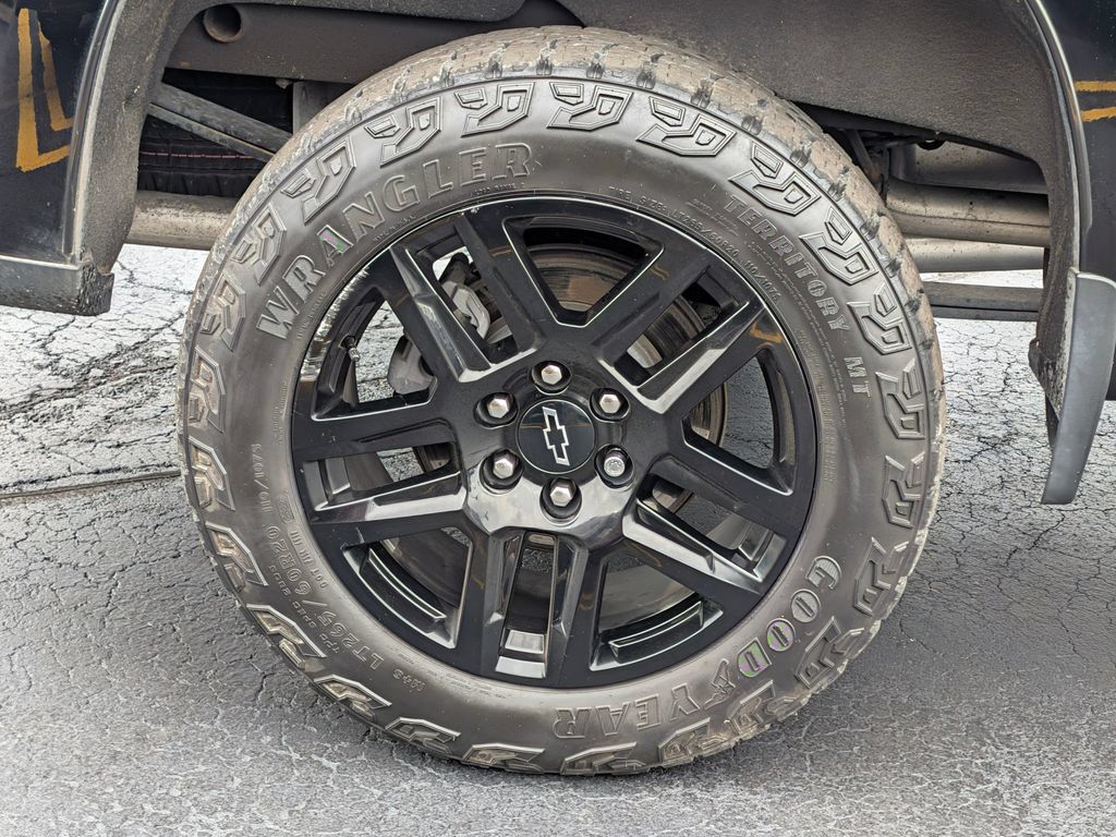 Used 2022 Chevrolet Silverado 1500 LT Trail Boss w/ LT Trail Boss Premium Package AWD/4WD image 12