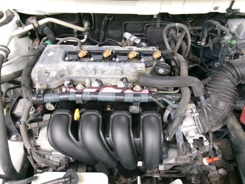 Used 2005 Pontiac Vibe w/ Power Group Value Package FWD image 39