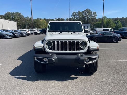 Certified 2025 Jeep Wrangler Unlimited Sahara image 3