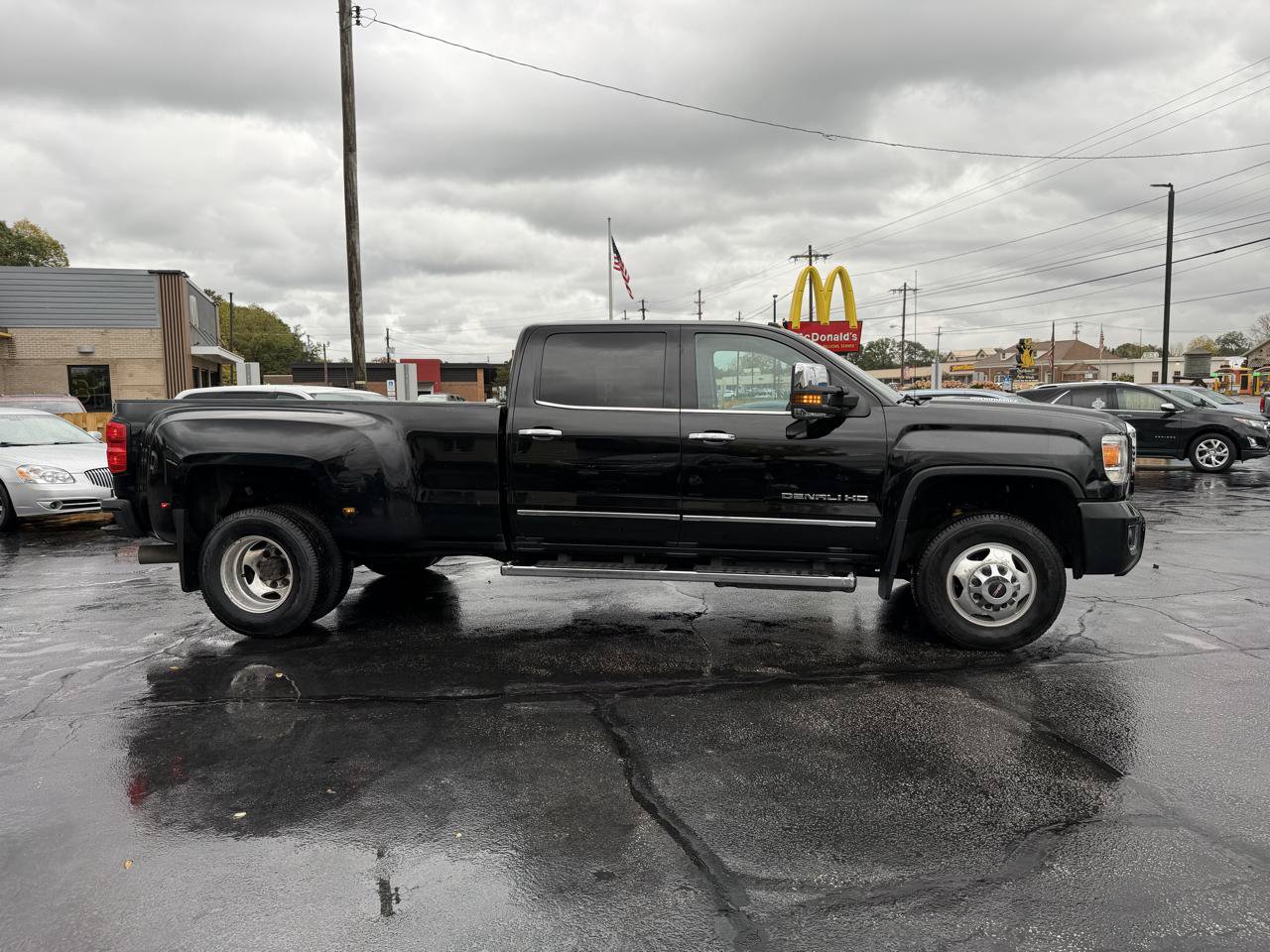 Used 2016 GMC Sierra 3500 Denali w/ Driver Alert Package AWD/4WD image 4