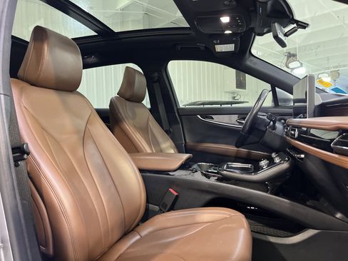 Used 2022 Lincoln Nautilus Reserve image 13