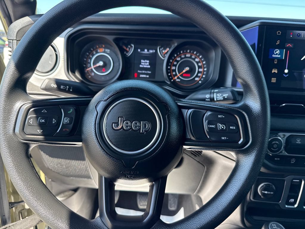 Used 2025 Jeep Wrangler Sport AWD/4WD image 14