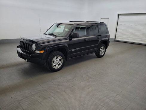 Used 2016 Jeep Patriot Sport w/ Power Value Group AWD/4WD image 2