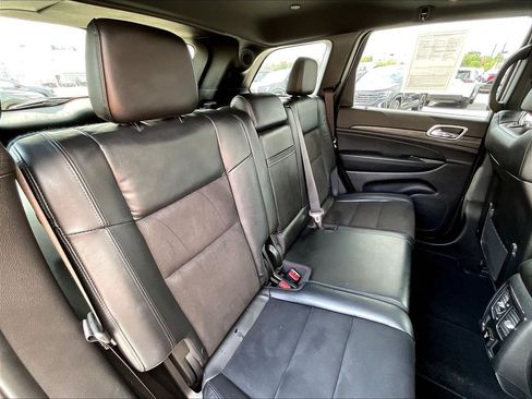 Used 2021 Jeep Grand Cherokee Laredo X AWD/4WD image 15