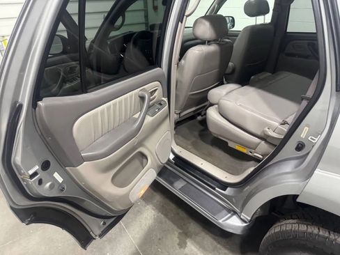 Used 2003 Toyota Sequoia Limited image 25