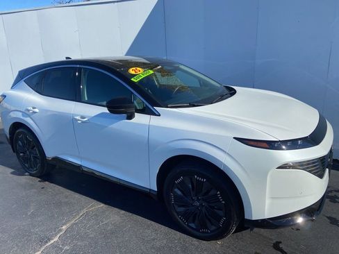 Used 2025 Nissan Murano Platinum w/ Cargo Package image 3