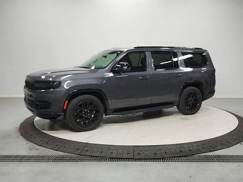 Used 2024 Jeep Wagoneer Series II w/ Convenience Group I image 3