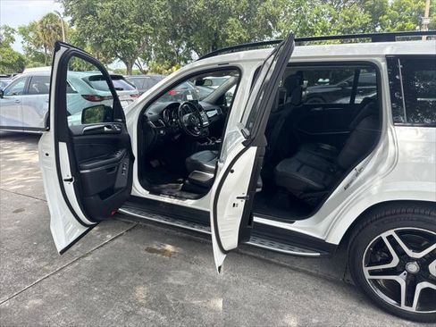 Used 2017 Mercedes-Benz GLS 550 4MATIC w/ Driver Assistance Package image 11