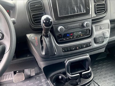 New 2024 RAM ProMaster 2500 w/ Convenience Group FWD image 7