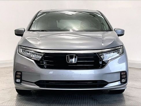 Used 2023 Honda Odyssey EX-L image 3