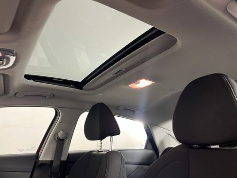 Used 2024 Hyundai Elantra SEL w/ Convenience Package image 27