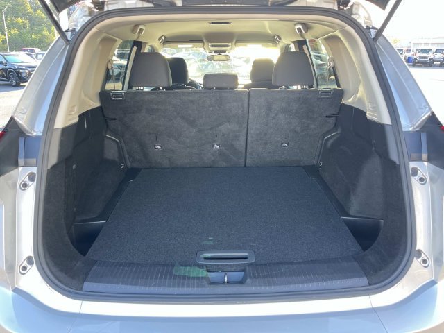 Used 2024 Nissan Rogue S FWD image 18