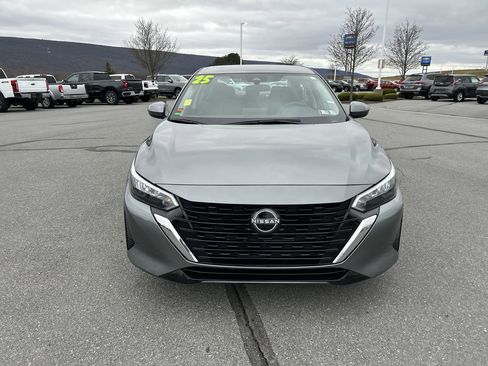 Used 2025 Nissan Sentra SV FWD image 2