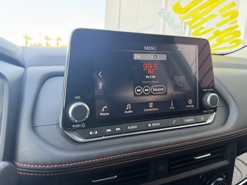 Certified 2025 Nissan Rogue SV image 20