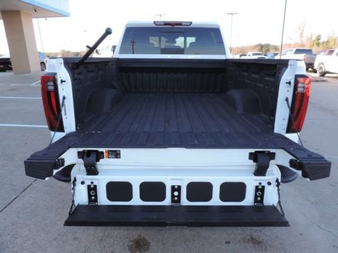 Used 2025 GMC Sierra 2500 SLT w/ SLT Convenience Package image 19