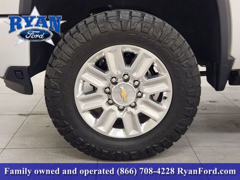 Used 2025 Chevrolet Silverado 2500 High Country AWD/4WD image 7