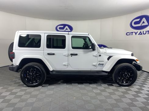 Used 2022 Jeep Wrangler Unlimited Sahara w/ Cold Weather Group image 2