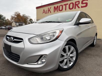 Used 2012 Hyundai Accent GLS w/ Premium Pkg 3