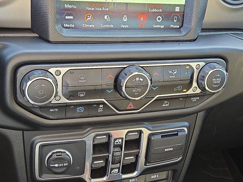 Used 2023 Jeep Wrangler Unlimited AWD/4WD image 28