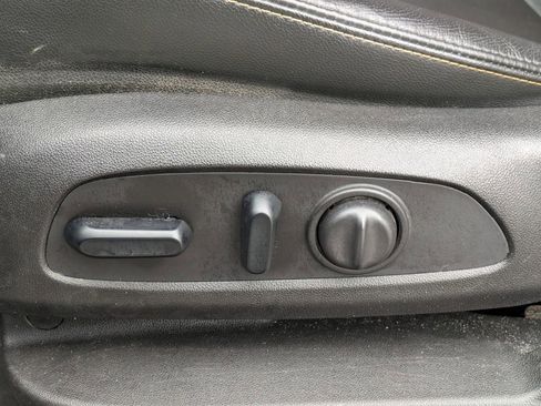 Used 2019 Chevrolet Equinox Premier image 15