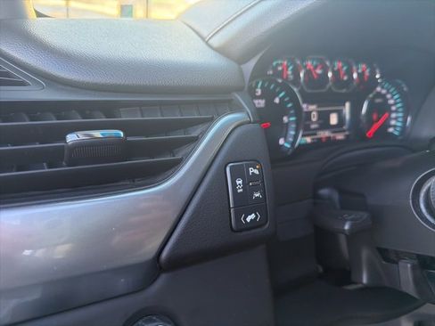 Used 2017 Chevrolet Tahoe LT image 18