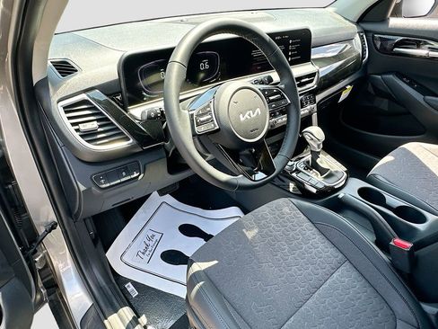 New 2026 Kia Seltos S FWD image 9