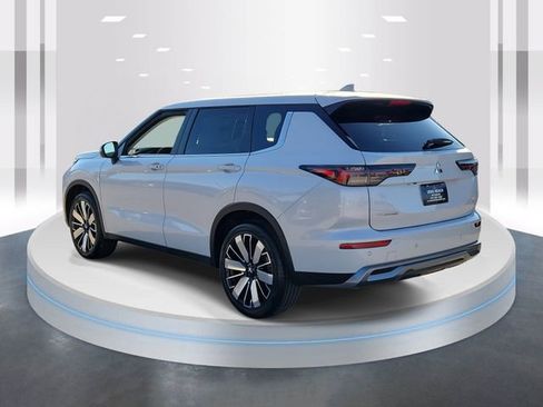 New 2026 Mitsubishi Outlander SE image 4