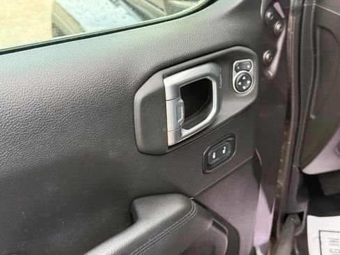 Used 2021 Jeep Wrangler Unlimited Sahara AWD/4WD image 18