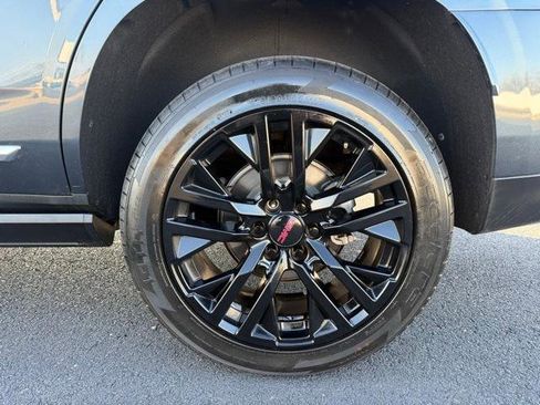 Used 2021 GMC Yukon Denali w/ Denali Premium Package image 15