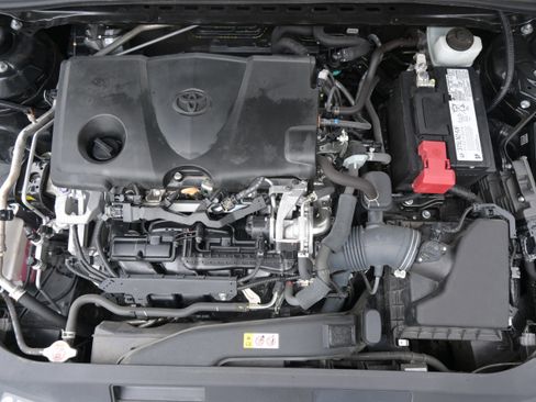 Used 2020 Toyota Camry SE image 35