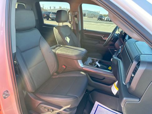 Used 2025 GMC Sierra 2500 SLT w/ SLT Premium Package image 28