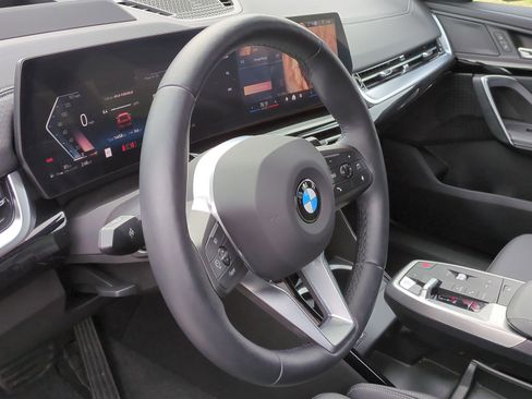 Used 2025 BMW X2 xDrive28i image 18