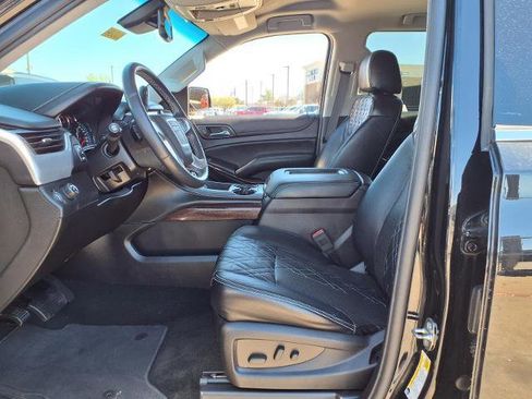 Used 2017 GMC Yukon SLE w/ SLE Value Package image 18