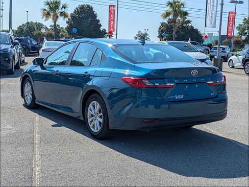 Certified 2025 Toyota Camry LE FWD image 5
