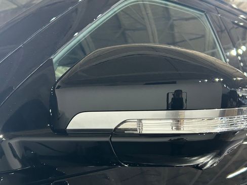 New 2026 Lincoln Navigator L Reserve AWD/4WD image 15