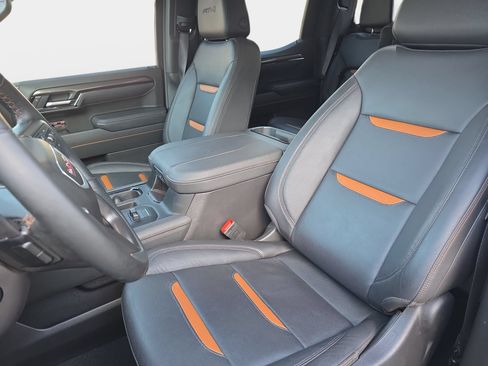 Used 2025 GMC Sierra 1500 AT4 w/ AT4 Premium Package AWD/4WD image 15
