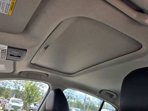 Used 2025 Nissan Sentra SR w/ SR Premium Package FWD image 27
