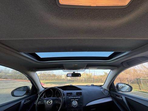 Used 2011 MAZDA MAZDA3 i Touring image 14