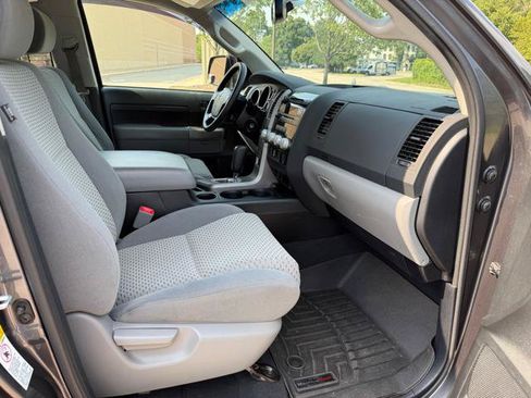 Used 2012 Toyota Tundra 4x4 Double Cab w/ SR5 Pkg image 20