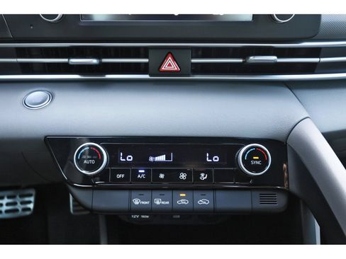 Certified 2025 Hyundai Elantra Sport FWD image 26